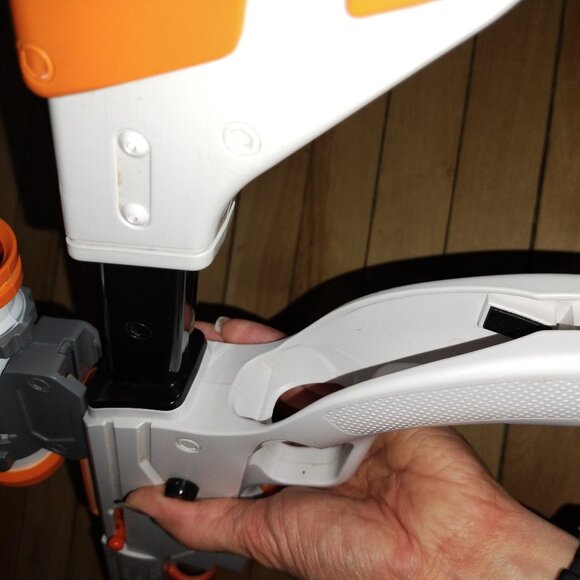 Cabela's Dangerous Hunts 2011 With Gun Controller (Nintendo Wii, 2010) - Picture 6 of 9